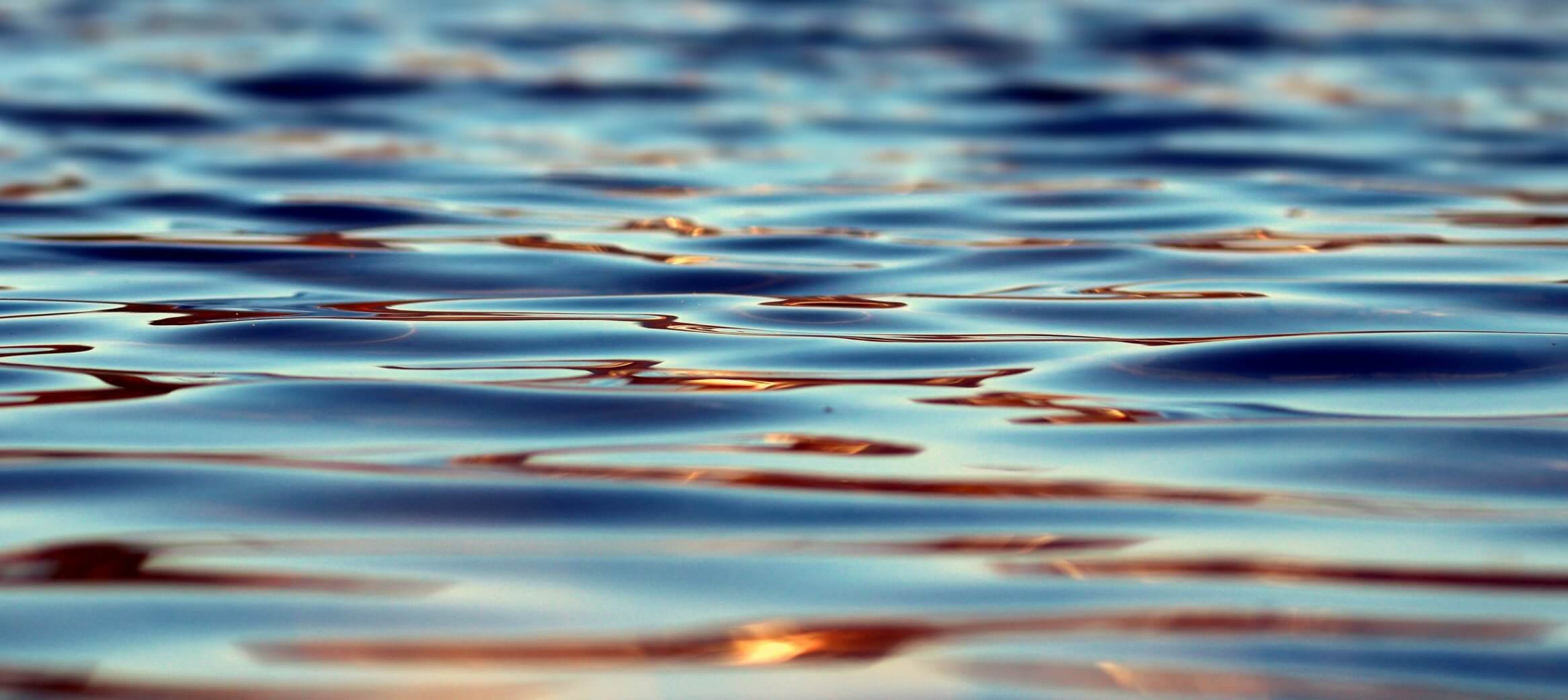 blur-close-up-ripple-water-355700